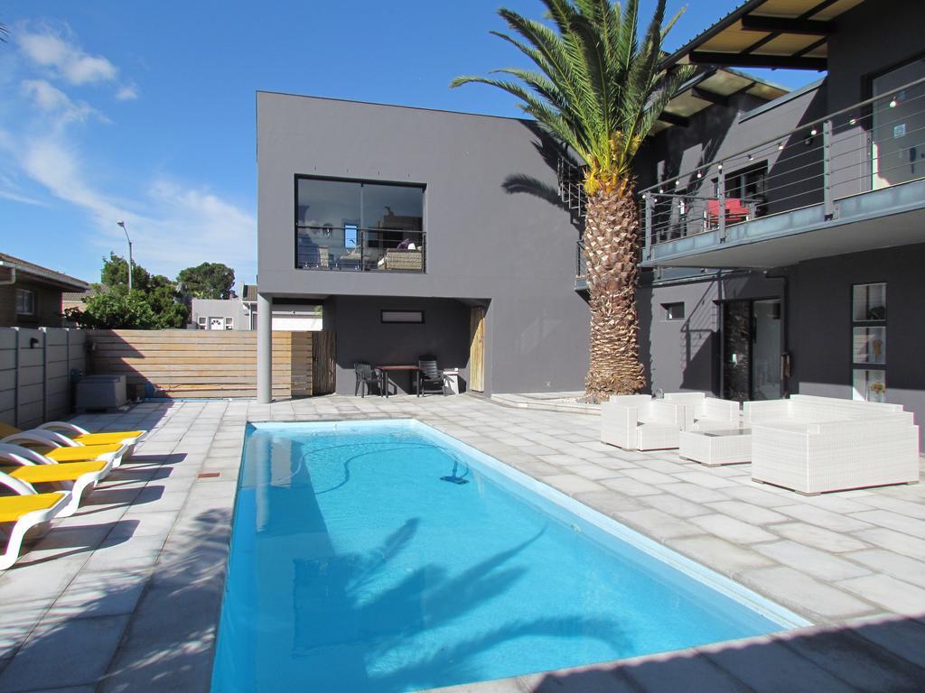 Capetown 4U Guesthouse Bloubergstrand Exterior photo