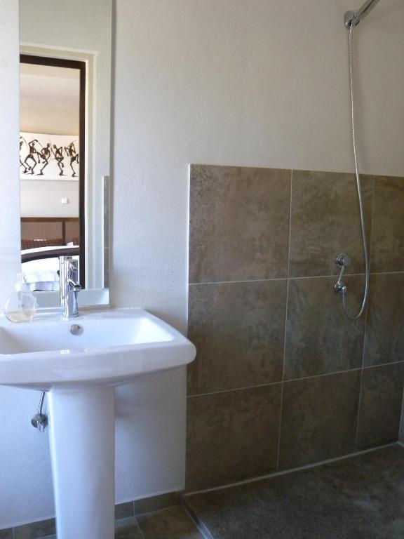 Capetown 4U Guesthouse Bloubergstrand Exterior photo