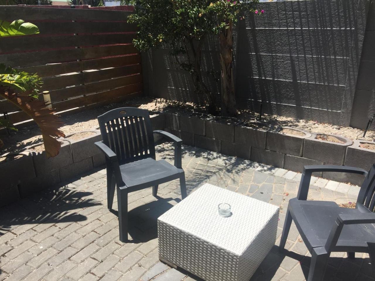 Capetown 4U Guesthouse Bloubergstrand Exterior photo