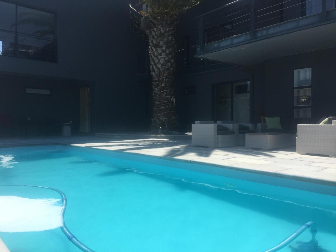 Capetown 4U Guesthouse Bloubergstrand Exterior photo