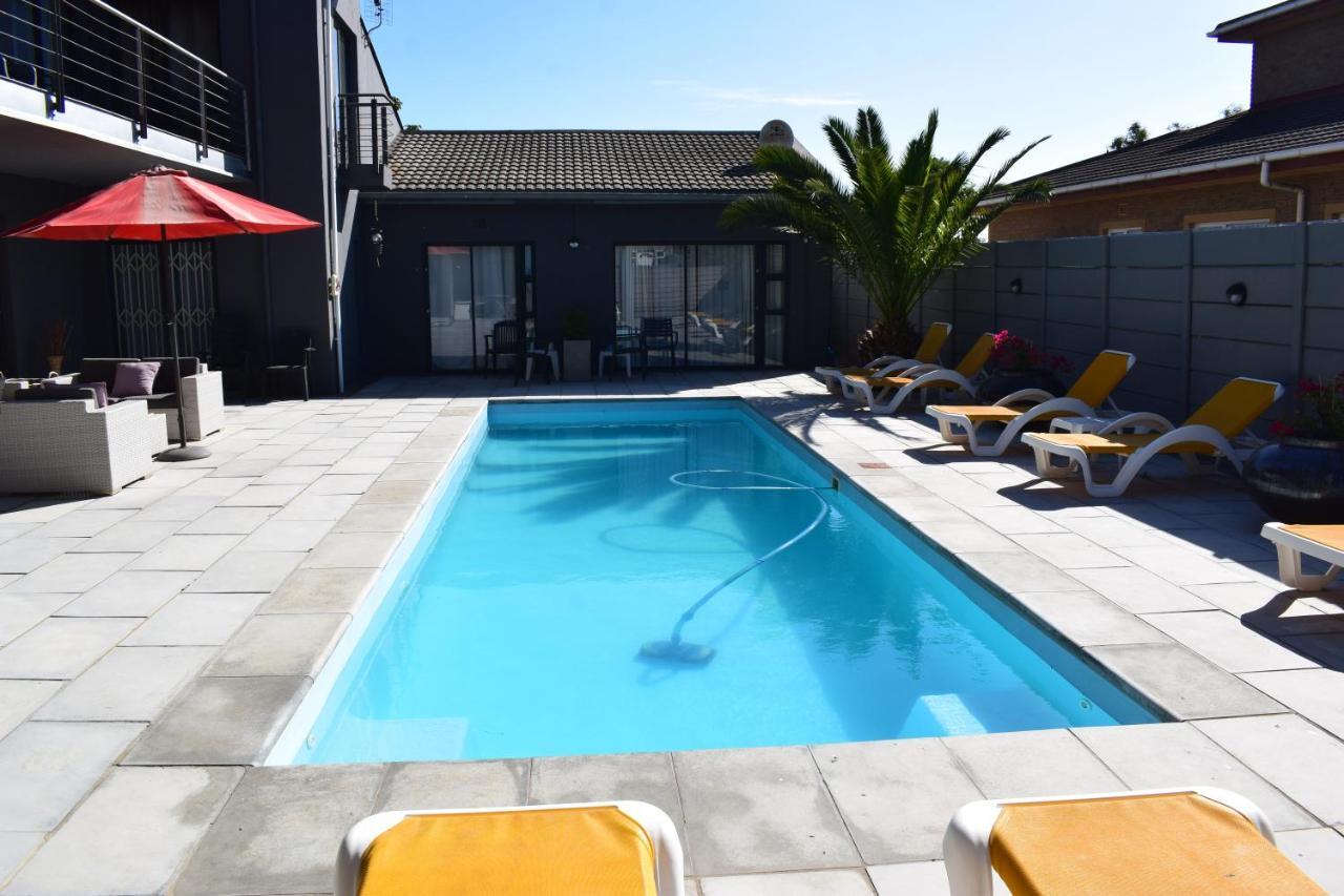 Capetown 4U Guesthouse Bloubergstrand Exterior photo