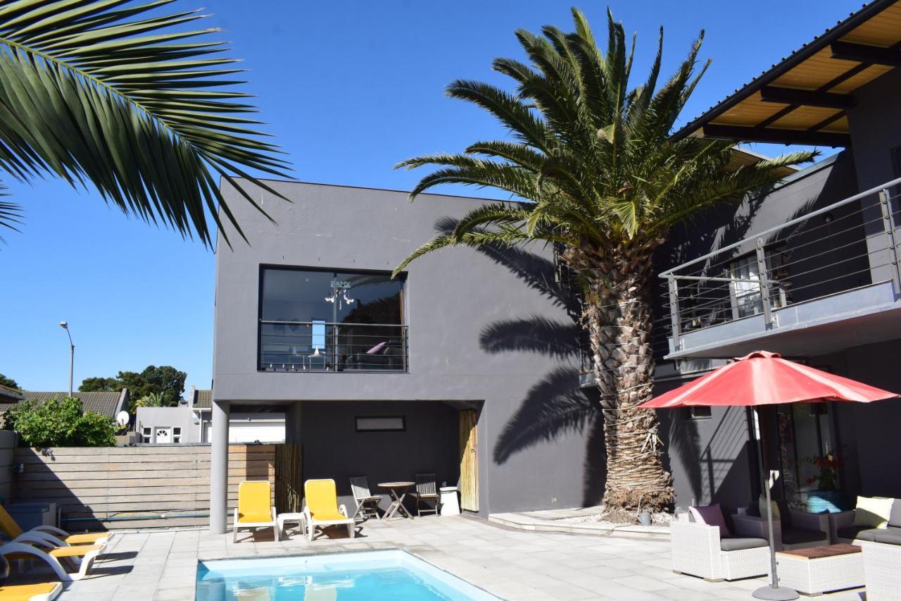 Capetown 4U Guesthouse Bloubergstrand Exterior photo