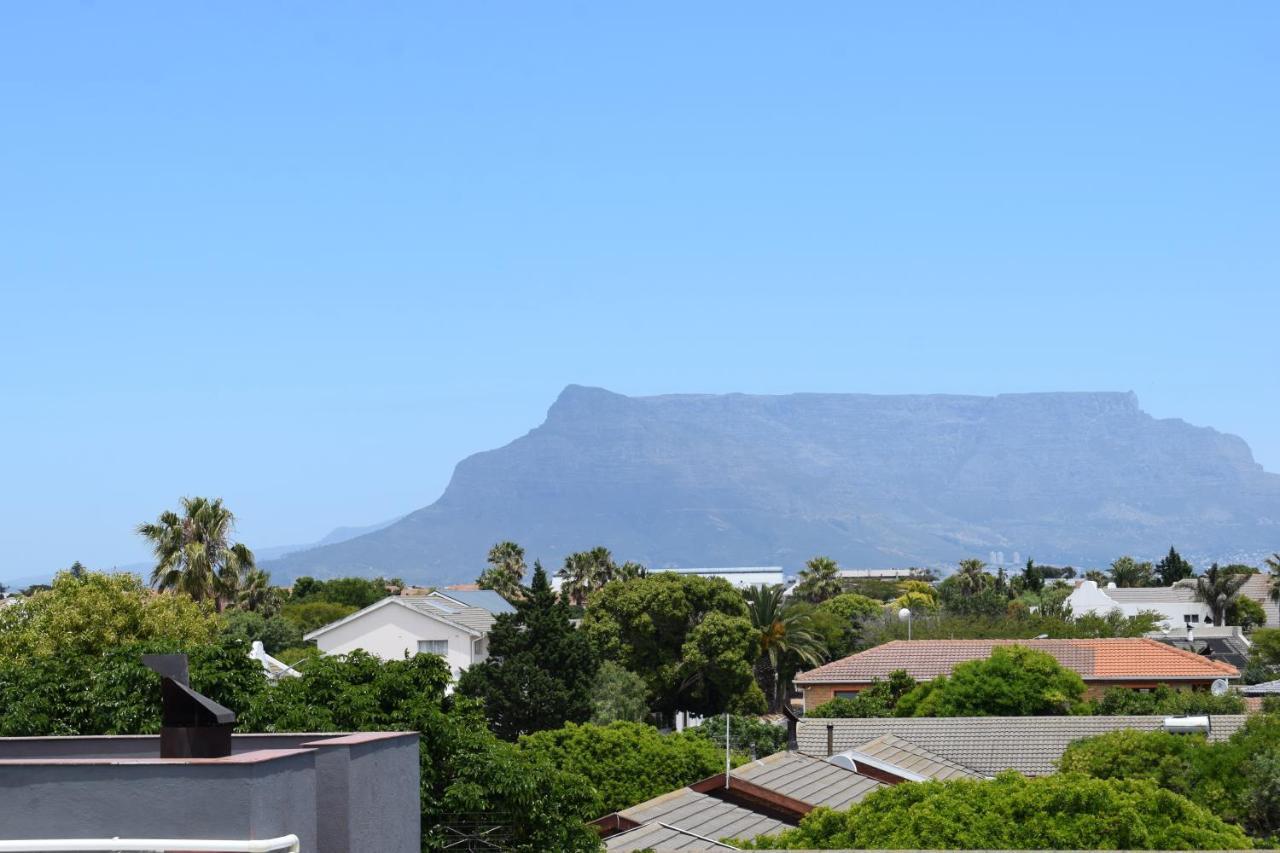 Capetown 4U Guesthouse Bloubergstrand Exterior photo