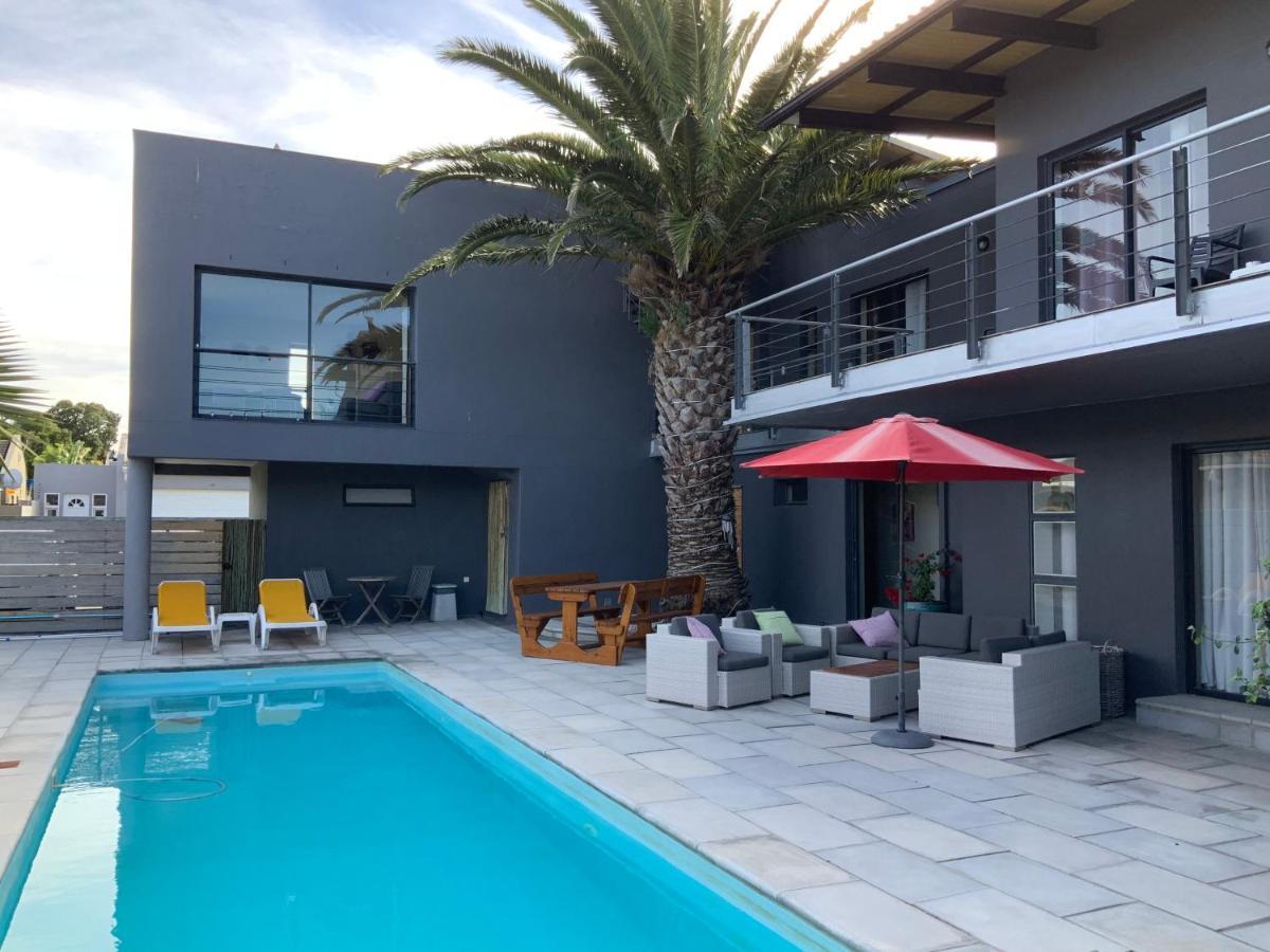Capetown 4U Guesthouse Bloubergstrand Exterior photo